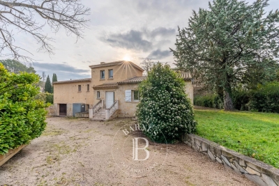 Maison à vendre à AIX-EN-PROVENCE Charleval - 9 pièces - 284 m² 