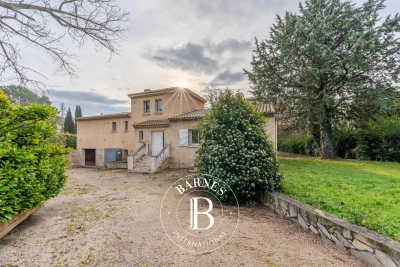 Maison &agrave; vendre jardin centre ville sud aix bains 