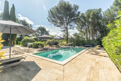 House for sale in LOURMARIN  - 15 rooms - 470 m² 