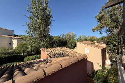 Appartement à vendre à SIX-FOURS-LES-PLAGES Les Arenes Sud-St Exupery-Centre Ancien - 3 pièces - 50 m² 