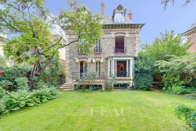 Maison &agrave; vendre &agrave; VERSAILLES  - 9 pi&egrave;ces - 320 m&sup2; 