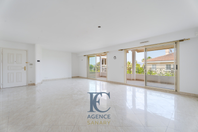 Apartment for sale in SANARY-SUR-MER Fayence - 4 rooms - 145 m² 
