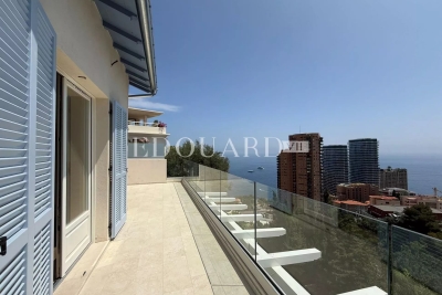 Appartement à vendre à ROQUEBRUNE-CAP-MARTIN Puget-Théniers - 3 pièces - 65 m² 