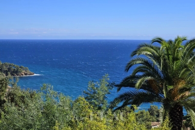House for sale in RAYOL-CANADEL-SUR-MER  - 7 rooms - 149 m² 