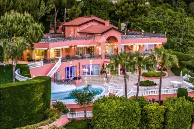 Maison à louer à ROQUEBRUNE-CAP-MARTIN   - 786 m² 
