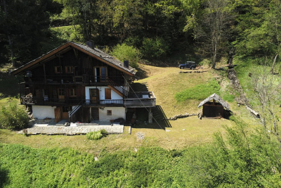 Maison à vendre à VILLARD-SUR-DORON  - 6 pièces - 180 m² 