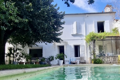 Maison &agrave; vendre &agrave; AVIGNON  - 9 pi&egrave;ces - 185 m&sup2; 