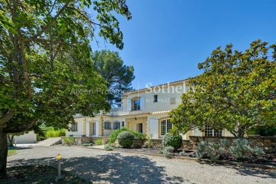 Maison à vendre à AIX-EN-PROVENCE La Berarde - 7 pièces - 315 m² 