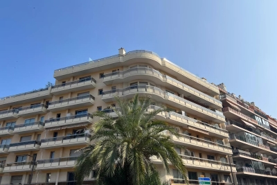 Appartement à vendre à ROQUEBRUNE-CAP-MARTIN Nord - 2 pièces - 46 m² 