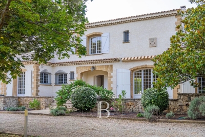 Maison &agrave; vendre &agrave; AIX-EN-PROVENCE  - 7 pi&egrave;ces - 340 m&sup2; 