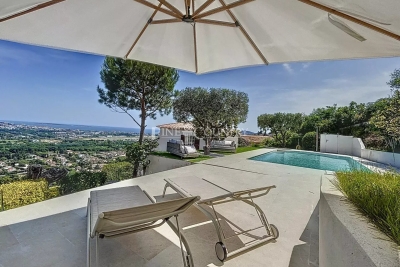 Maison à vendre à MANDELIEU-LA-NAPOULE Garnier-Gare de Provence - 6 pièces - 220 m² 