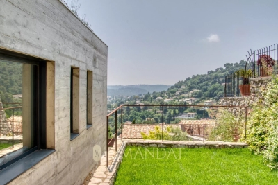 Maison &agrave; vendre toit terrasse colle loup 