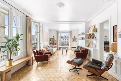 Apartment for sale in PARIS 3EME Les Archives 1 - 5 rooms - 142 m² 