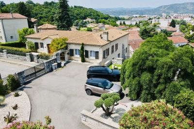 Maison à vendre plain pied et jardin vendres