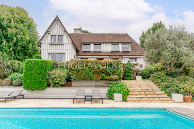 Maison à vendre à BENERVILLE SUR MER  - 12 pièces - 242 m² 