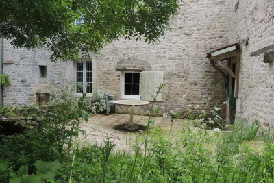 Maison à vendre petite maison au bord de l eau 