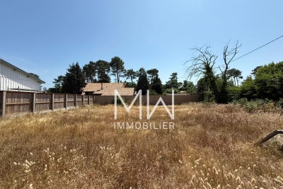 terrain à vendre à ARÈS   - 550 m² 