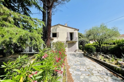 Maison à vendre à VAISON-LA-ROMAINE Montfavet Pericentre - 5 pièces - 158 m² 