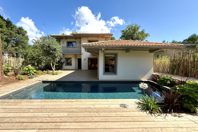 House for sale in ARCACHON  - 7 rooms - 170 m² 