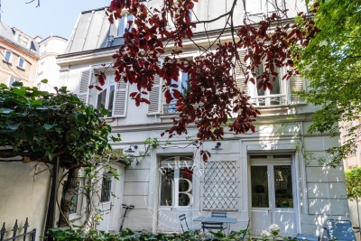 House for sale in PARIS 16EME Porte Saint-Martin - 4 rooms - 116 m² 
