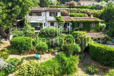 Maison à vendre à LES ADRETS-DE-L'ESTÉREL Les Adrets-de-l'Estérel - 5 pièces - 150 m² 