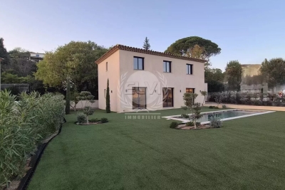 Maison à vendre à LES ARCS-SUR-ARGENS Nartelle-Noyer-Bellevue-Bd des Sardinaux - 5 pièces - 183 m² 