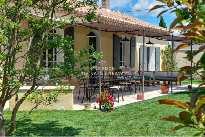 Maison à vendre à ST-RÉMY-DE-PROVENCE  - 5 pièces - 200 m² 