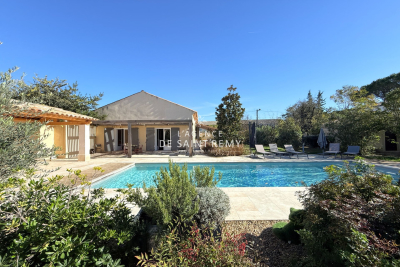 Maison à vendre à ST-RÉMY-DE-PROVENCE Cabassud-Mireille Lauze - 5 pièces - 200 m² 