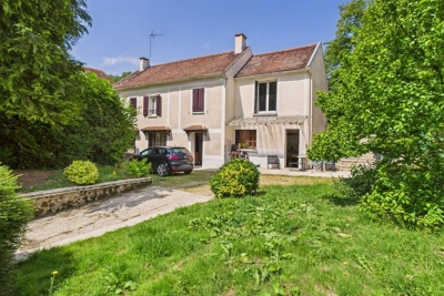 Maison à vendre à ST CYR SUR MORIN  - 7 pièces - 150 m² 