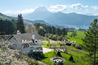 Maison à vendre à PRUNIERES  - 6 pièces - 200 m² 