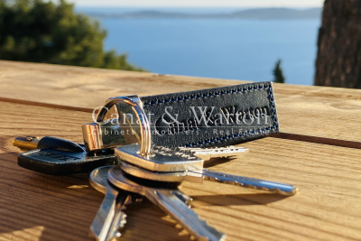 House for sale in HYÈRES  - 5 rooms - 170 m² 