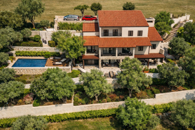 Maison &agrave; vendre &agrave; LA TURBIE  - 10 pi&egrave;ces - 280 m&sup2; 
