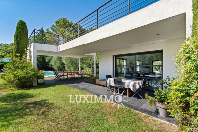 Maison &agrave; vendre &agrave; VALBONNE  - 10 pi&egrave;ces - 200 m&sup2; 