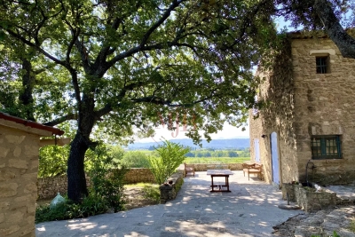 Maison à vendre à CUCURON  - 15 pièces - 478 m² 