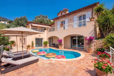 House for sale in MANDELIEU-LA-NAPOULE Nord - 5 rooms - 221 m&sup2; 