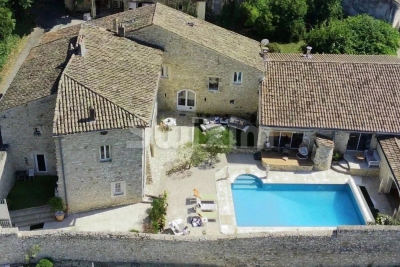 Maison à vendre à MONTÉLIMAR  - 14 pièces - 410 m² 