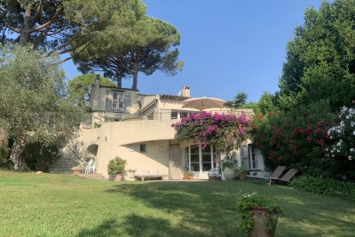 House for sale in MOUANS-SARTOUX  - 4 rooms - 192 m² 