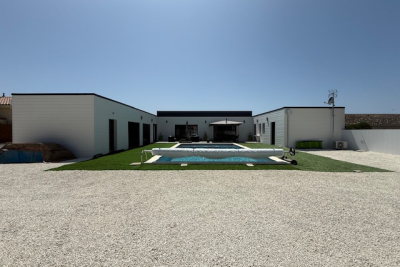 Maison à vendre à MESCHERS SUR GIRONDE Sud - 7 pièces - 168 m² 