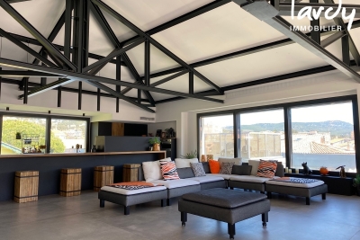 Maison &agrave; vendre &agrave; BANDOL  - 9 pi&egrave;ces - 415 m&sup2; 