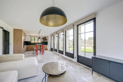 Maison à vendre à MONTFORT L'AMAURY  - 6 pièces - 155 m² 