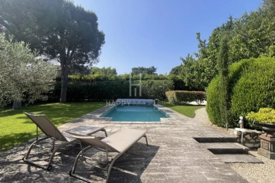 Maison à vendre à ST-RÉMY-DE-PROVENCE  - 6 pièces - 195 m² 