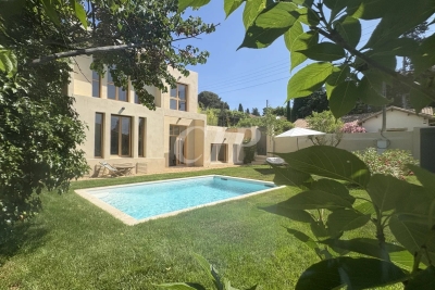 Maison à vendre à AIX-EN-PROVENCE  - 7 pièces - 185 m² 