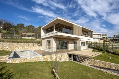 House for sale in MOUGINS  - 4 rooms - 331 m² 