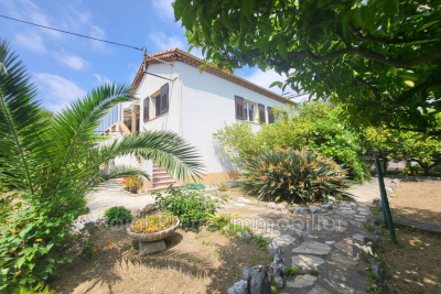 Maison à vendre à CAGNES-SUR-MER  - 6 pièces - 305 m² 