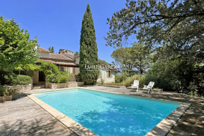 Maison à vendre à ST-SATURNIN-LÈS-APT Montfavet Pericentre - 7 pièces - 200 m² 