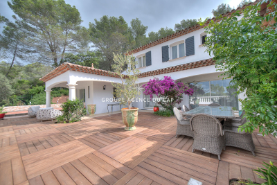 Maison à vendre à PUGET-SUR-ARGENS Champ de Mars Ii - 7 pièces - 220 m² 