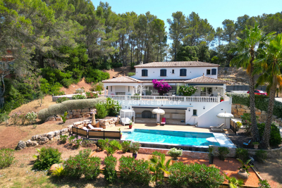 Maison &agrave; vendre &agrave; PUGET-SUR-ARGENS  - 7 pi&egrave;ces - 220 m&sup2; 