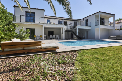 Maison à vendre à LES MATHES  - 7 pièces - 245 m² 