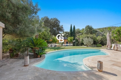 Maison &agrave; vendre &agrave; BORMES-LES-MIMOSAS  - 6 pi&egrave;ces - 178 m&sup2; 