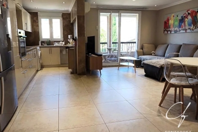 Apartment for sale in ROQUEBRUNE-SUR-ARGENS  - 4 rooms - 75 m² 